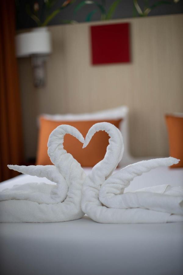 Hotel Continental Анже Екстериор снимка